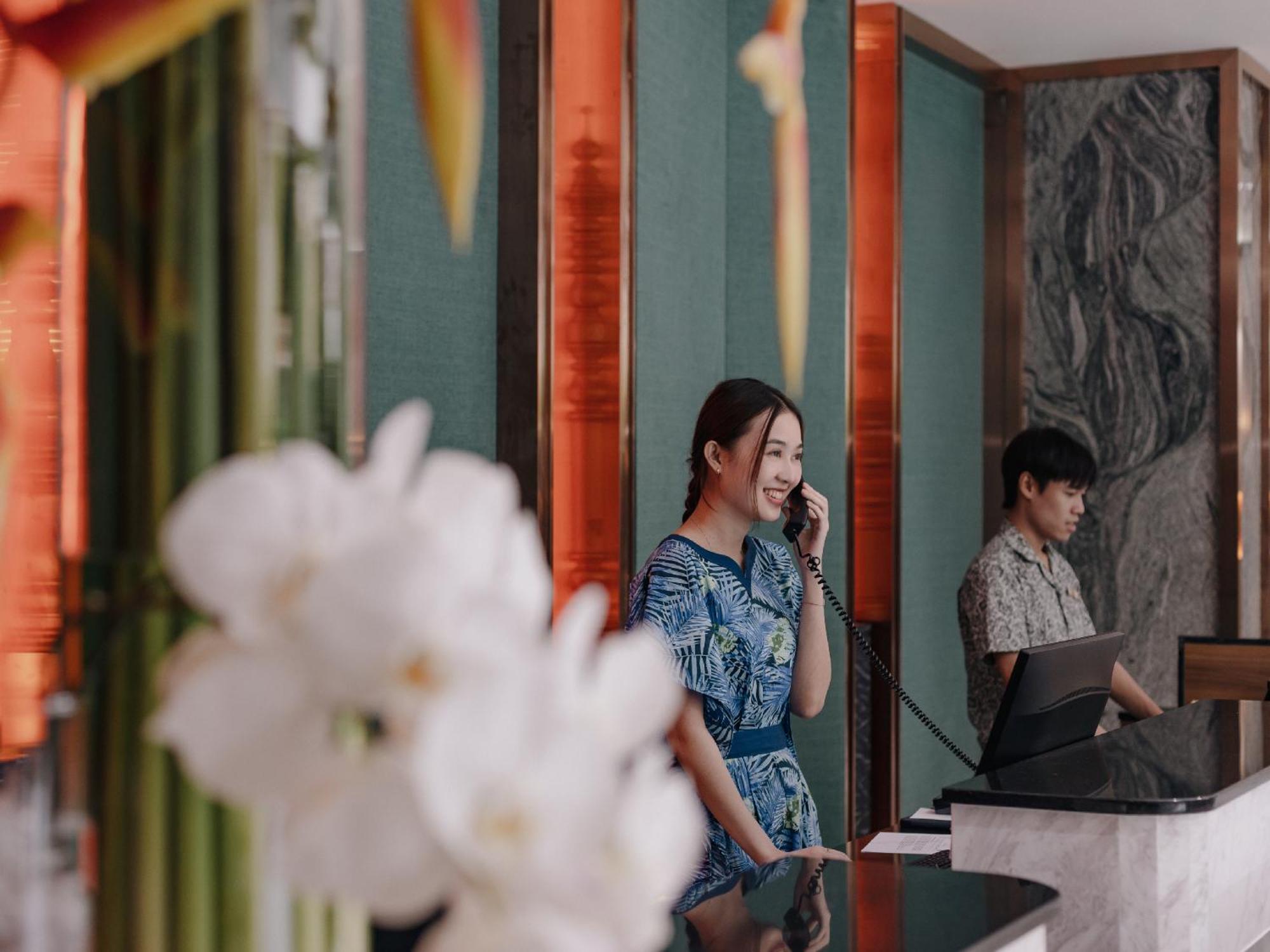 Nysa Hotel Bangkok Sukhumvit 11 ภายนอก รูปภาพ Concierge at Mandarin Oriental, Bangkok