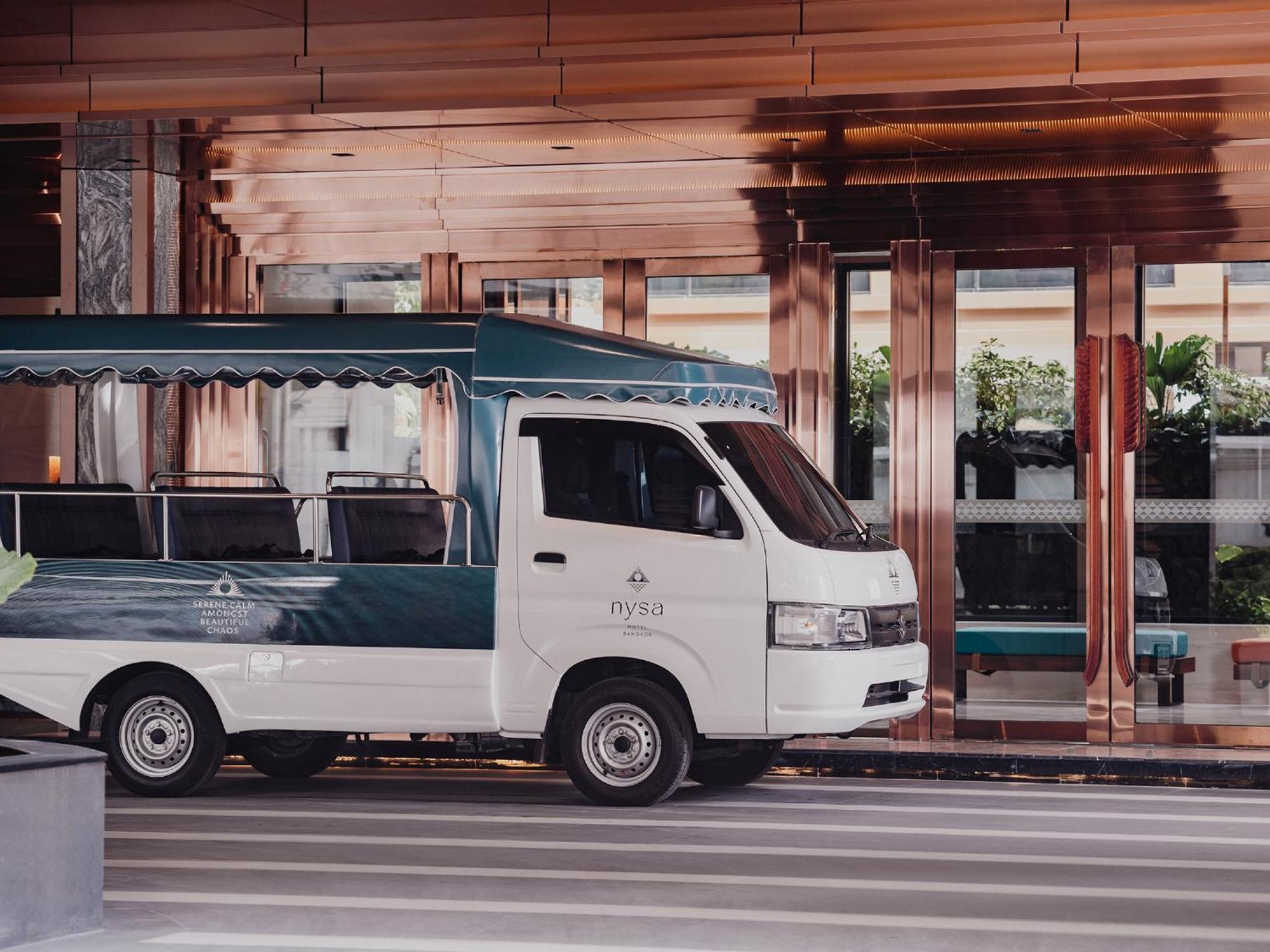 Nysa Hotel Bangkok Sukhumvit 11 ภายนอก รูปภาพ Daihatsu Mira