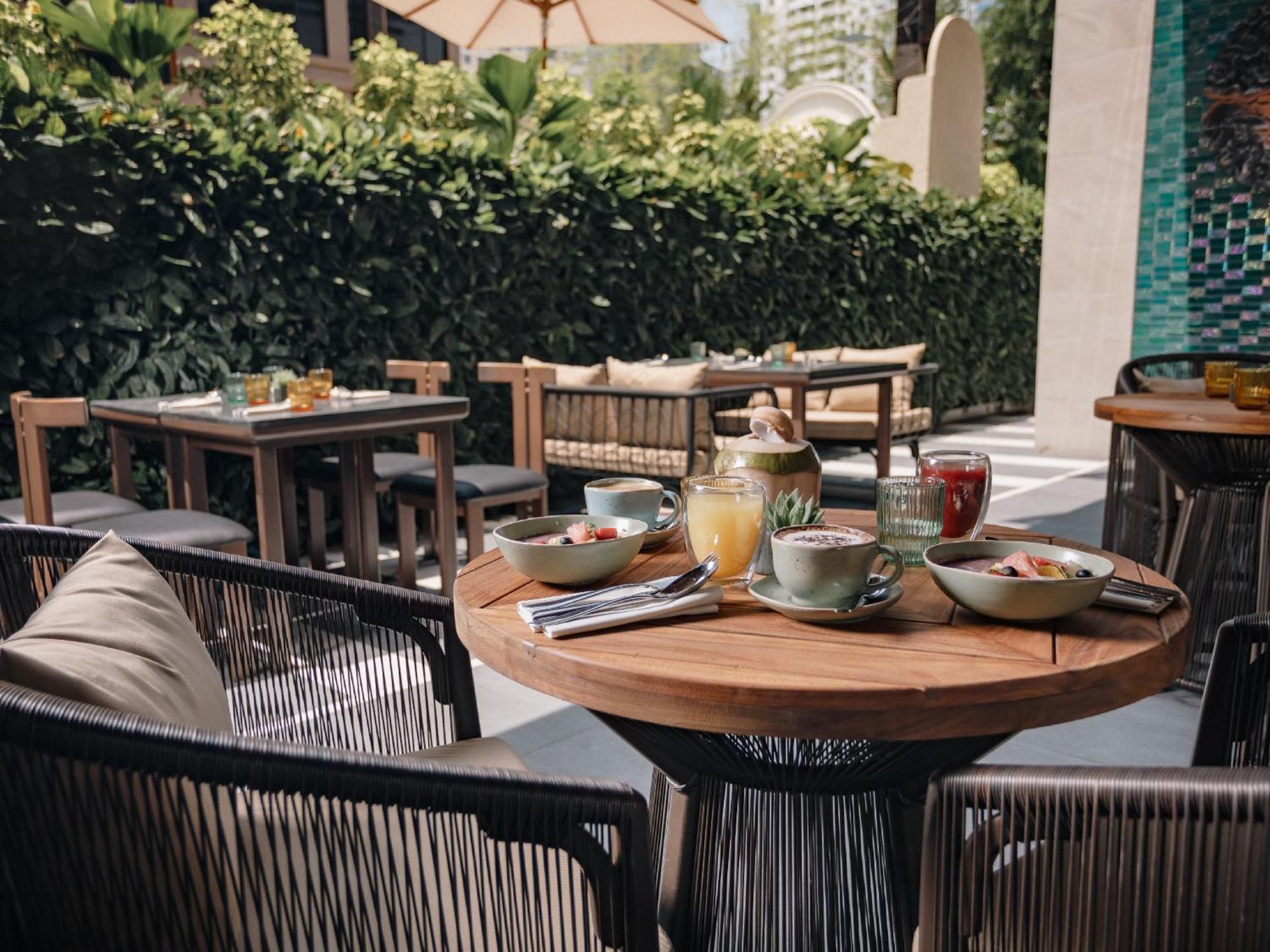 Nysa Hotel Bangkok Sukhumvit 11 ภายนอก รูปภาพ The Terrace at The Standard East Village